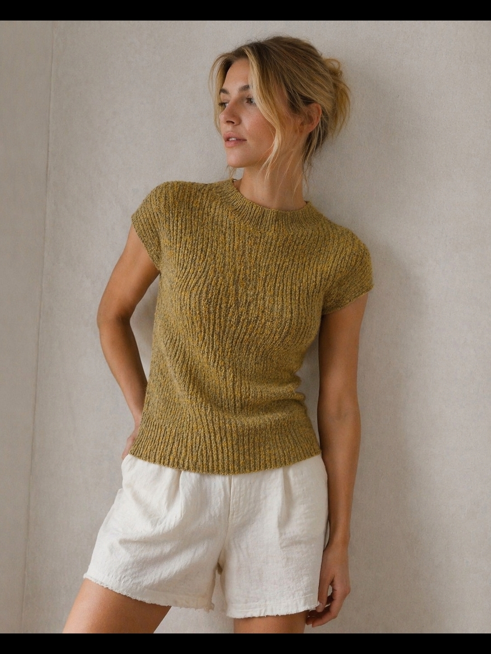 GUC Opaque Clip Tokyo Short Sleeve Knit Top in Peppered Mustard Size-40/Large